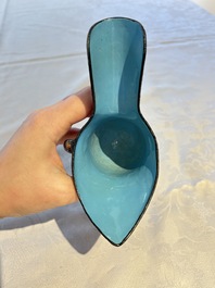 A Chinese Canton enamel tripod ritual wine vessel with bats and 'Shou' design, 'Jue 爵', 19th C.