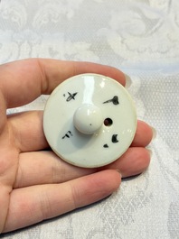 Two Chinese famille rose teapots and covers, signed Yun Xuan Shi 雲軒氏, Guanyao and Tongzhi mark, dated 1888, 19th C.