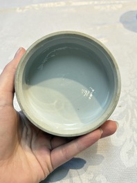 A Chinese blue and white Wang-Bu-style go stones or Yunzi 雲子 box, a four-tier stacking box and a covered jar, 19th C.