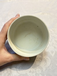 A Chinese blue and white Wang-Bu-style go stones or Yunzi 雲子 box, a four-tier stacking box and a covered jar, 19th C.