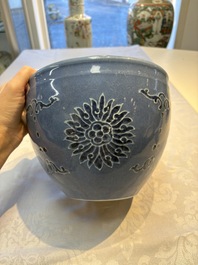 A Chinese blue and white scroll pot with Buddhist flower design, 18/19th C.