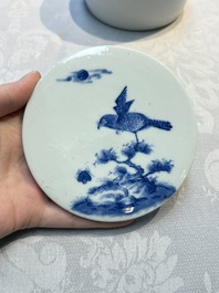 A Chinese blue and white Wang-Bu-style go stones or Yunzi 雲子 box, a four-tier stacking box and a covered jar, 19th C.