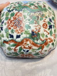 A Chinese wucai square box and cover with dragon and peony design, Wanli mark, 19/20th C.