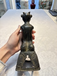 A pair of Vietnamese bronze figures, 19/20th C.