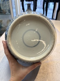 A Chinese blue and white 'Lotus Scroll' vase, 19th C.