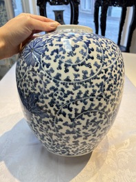 A Chinese blue and white 'Lotus Scroll' vase, 19th C.