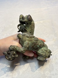 A pair of Vietnamese bronze lions, 19/20th C.