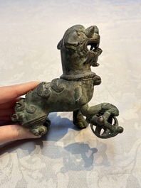 A pair of Vietnamese bronze lions, 19/20th C.