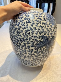 A Chinese blue and white 'Lotus Scroll' vase, 19th C.