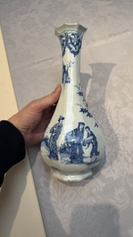 An unusual octagonal blue and white Dutch Delft chinoiserie vase in Transitional style, 17th C.