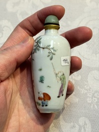 Two Chinese famille rose snuff bottles, Jiaqing and Tongzhi mark, 19th C.