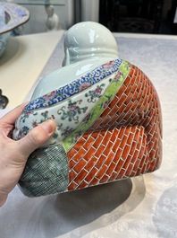 Three Chinese famille rose Milefo Buddhas, Zhu Mao Ji 朱茂記造 marks, 20th C.