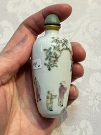Two Chinese famille rose snuff bottles, Jiaqing and Tongzhi mark, 19th C.