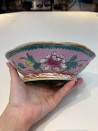 A collection of 28 Chinese famille rose wares, 18th C. and later