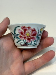 A collection of 28 Chinese famille rose wares, 18th C. and later