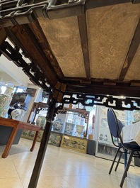 A Chinese marble-topped hongmu console table, 19/20th C.