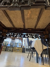A Chinese marble-topped hongmu console table, 19/20th C.