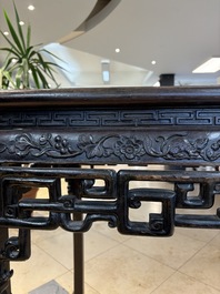 A Chinese marble-topped hongmu console table, 19/20th C.