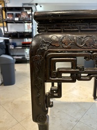 A Chinese marble-topped hongmu console table, 19/20th C.