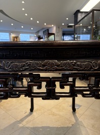 A Chinese marble-topped hongmu console table, 19/20th C.
