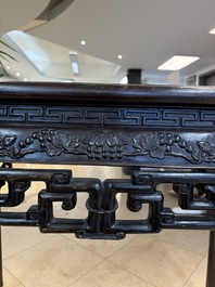 A Chinese marble-topped hongmu console table, 19/20th C.