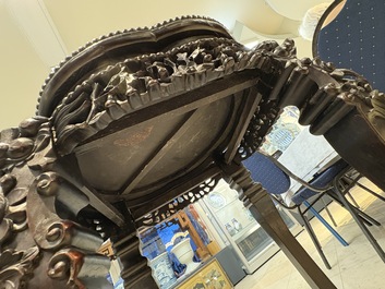 A large Chinese hongmu stand, 19th C.