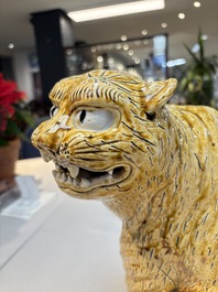 A rare Korean porcelain model of a seated tiger, Joseon, 18/19th C.