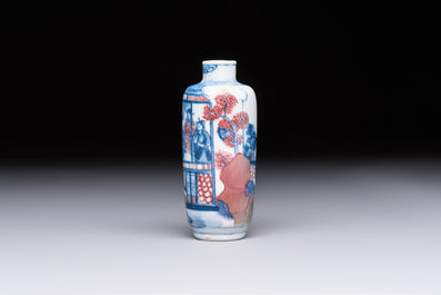 A fine Chinese blue, white and copper-red 'Yu Lou Fu Zhao 玉樓赴召' snuff bottle, Yongzheng mark, 19th C.
