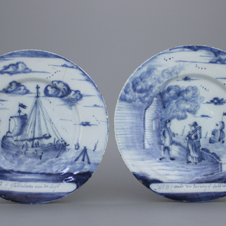 Paire de plats en faïence de Delft, décor de pêche de hareng, 18e