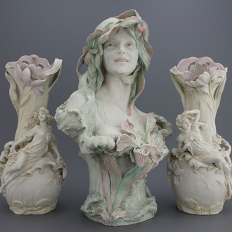 Garniture impressionant art nouveau, Royal Dux, buste et deux vases, fin 19e-début 20e