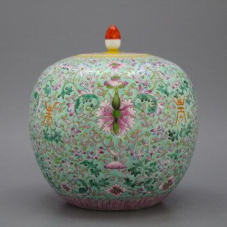 A Chinese porcelain lime green ground ginger jar, 19th C.