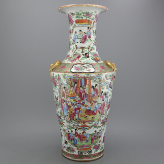 Vase chinois exceptionnel en porcelaine de Canton, famille rose, 19e