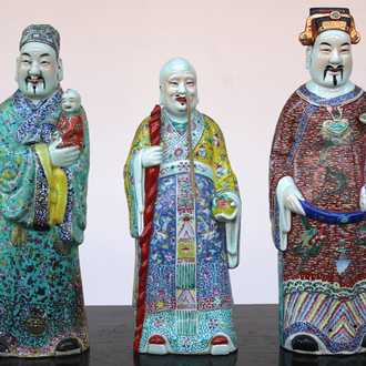 3 mooie figuren van "Onsterfelijken" in Chinees porselein, 19e eeuw.