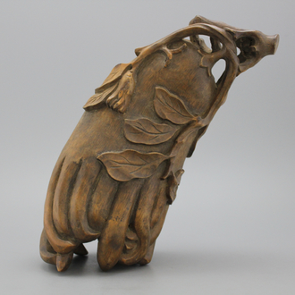 A Chinese carved wood buddha finger citron sculpture, 19/20th C.