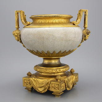 A French ormolu-mounted Chinese crackle bowl, 18/19th C.