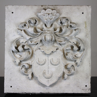 Grand moulage en plâtre de l'écu de Hoeke, atelier De Wispelaere, Bruges, 1e moitié 20e