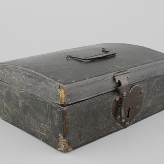 A leather documents chest with a heart-shaped lock, 17/18th C.
