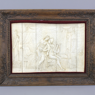 Panneau sculpté en ivoire avec Apollo jouant la lyre pour Daphne, probablement Dieppe, 19e