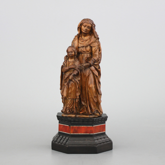 Statue sculptée en bois de buis (buxus) de Saint-Anne et la Vierge, env. 1600