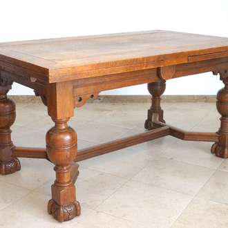 Table flamande en chêne avec traverses, style renaissance, 19e