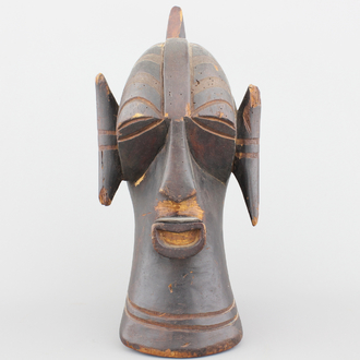 Masque africain sculpté en bois, Songye, début-moitié 20e