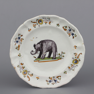 A rare Spanish Talavera plate with an elephant, 18th C.