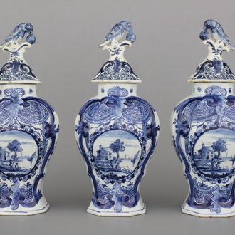 Garniture 3 pièces en faïence de Delft, bleu et blanc, décorations d'oiseaux, 18e
