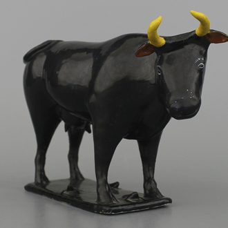 Vache en faïence de Delft noire, début du 18ème siècle