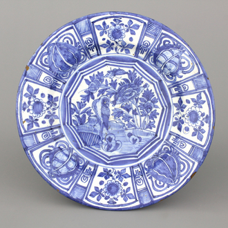 Plat bleu et blanc avec chinoiserie, style Ming, Haarlem, 17e