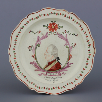 Plat orangiste anglais avec portrait,"creamware", peint en Hollande, Leeds, 18e