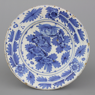 A blue and white Dutch maiolica dish, 17th C.
