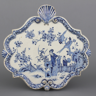 Grande plaque en faïence de Delft, bleu et blanc avec chinoiserie, 18e