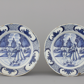 Paire de plats figuratives en faïence de Delft, bleu et blanc, 18e
