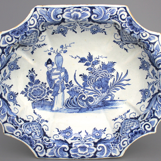 Bassin en faïence de Delft, bleu et blanc avec chinoiserie, 18e